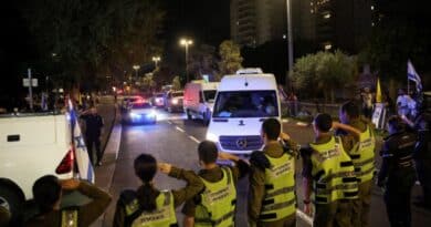 Israel recibe restos de rehenes