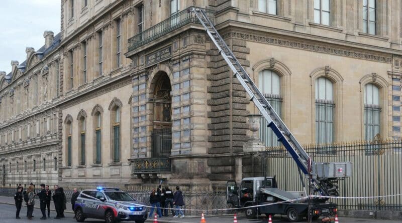 robo de joyas del Louvre